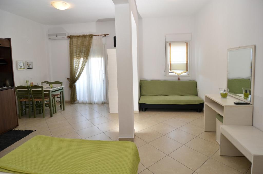 Inanthi Appartement Potos Buitenkant foto