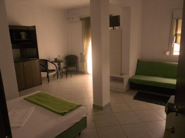 Inanthi Appartement Potos Kamer foto