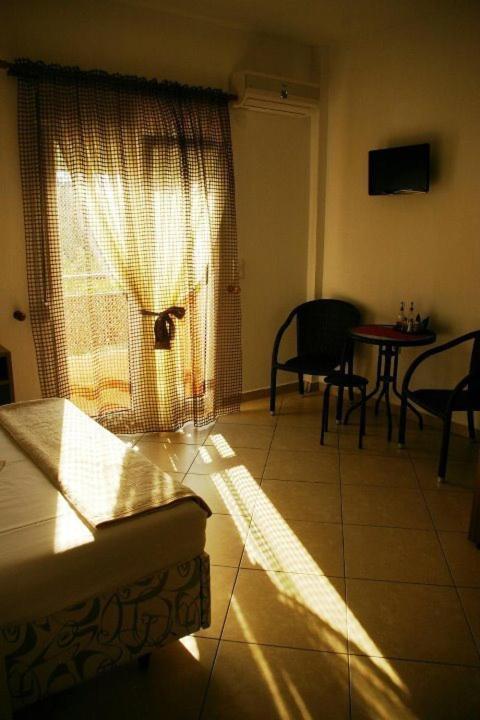 Inanthi Appartement Potos Kamer foto